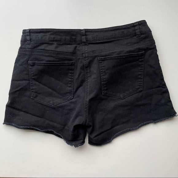🖤Black H&M Shorts - Picture 2 of 4